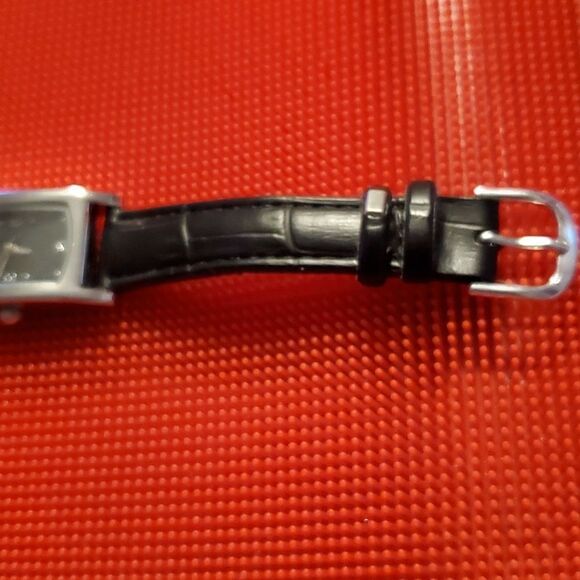 Women's Rectangular Silver Case Watch Black Croc Style Band Wristwatch‎ - Picture 2 of 6